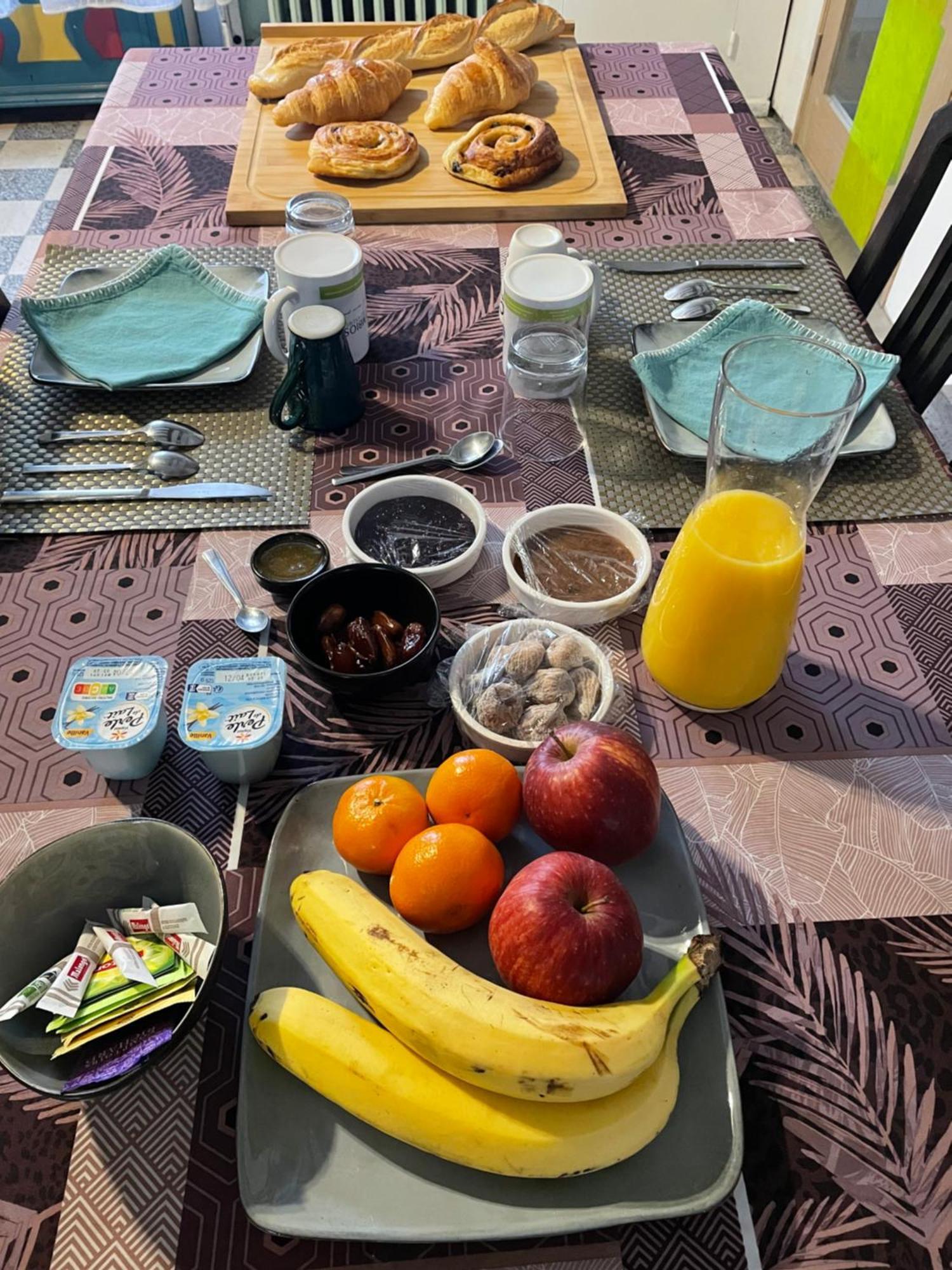 بوجُنسي B&B Chez Sylvain المظهر الخارجي الصورة